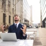 إدارة الوقت كوسيلة لتقليل التوتر في الوظيفة
